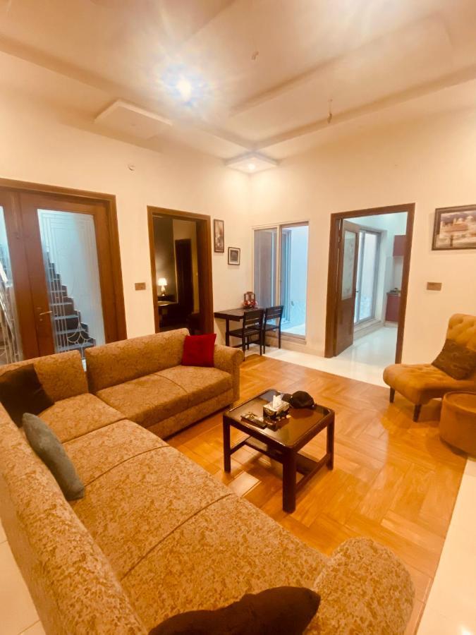 Fully Serviced Holiday Home Near Lyallpur Galleria Faisalabad Exterior photo