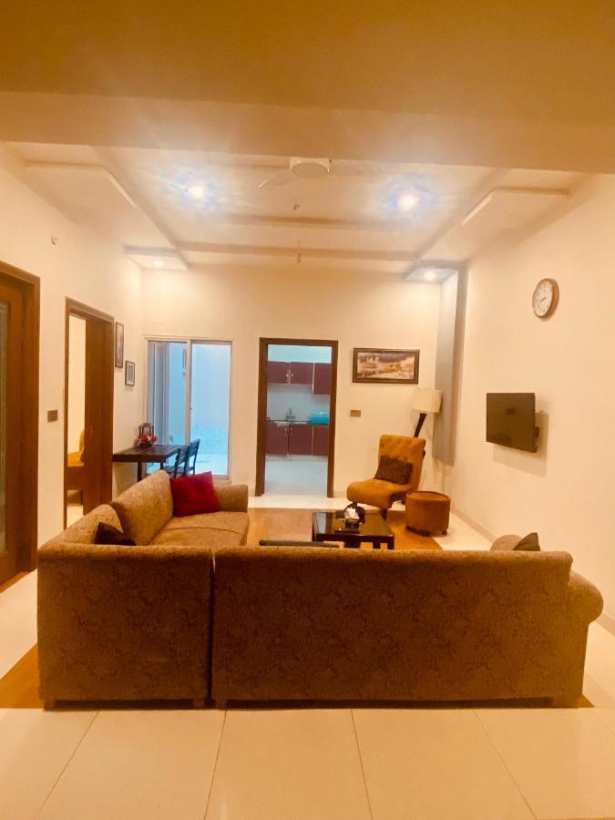 Fully Serviced Holiday Home Near Lyallpur Galleria Faisalabad Exterior photo