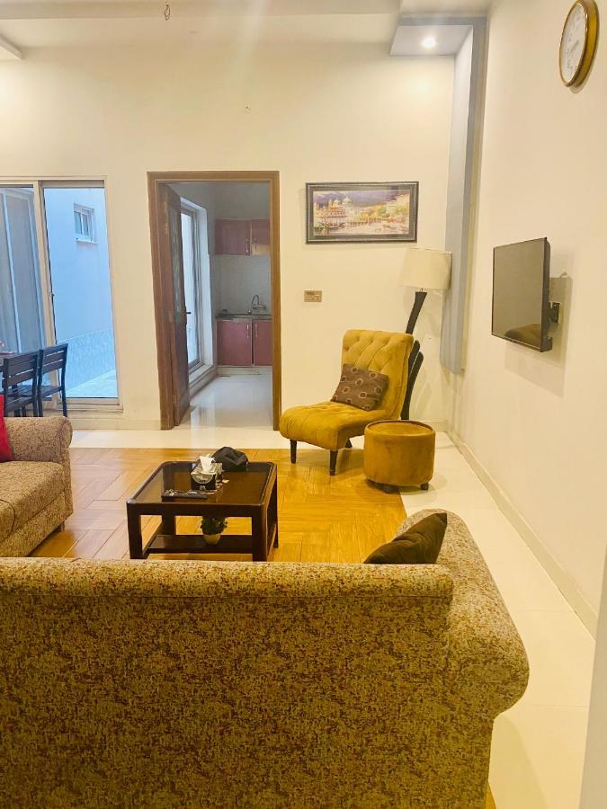 Fully Serviced Holiday Home Near Lyallpur Galleria Faisalabad Exterior photo